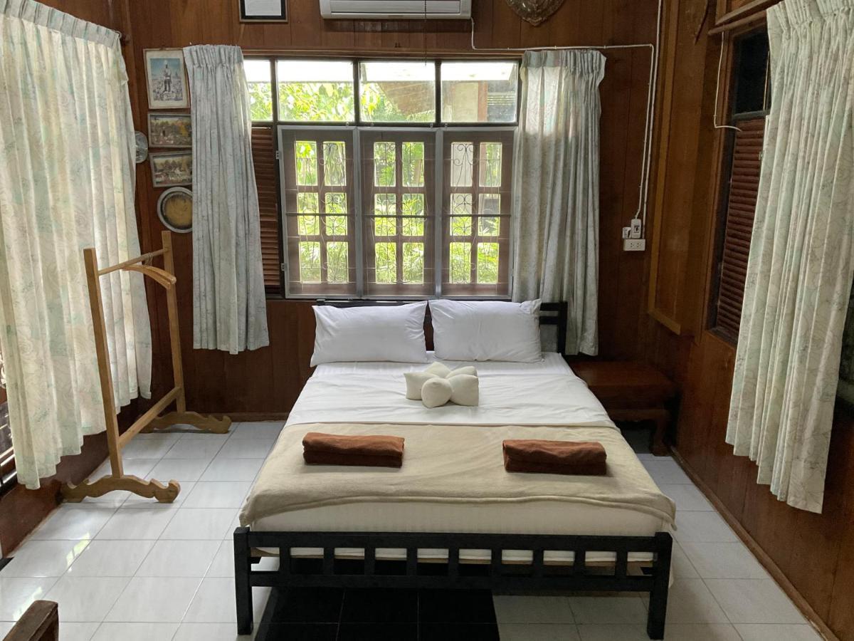 Kwanlah Homestay Mae Chaem Exterior photo